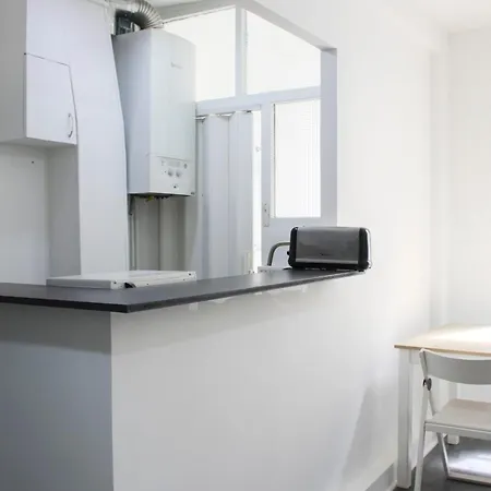 Daire Charming T2 Near Montmartre Paris